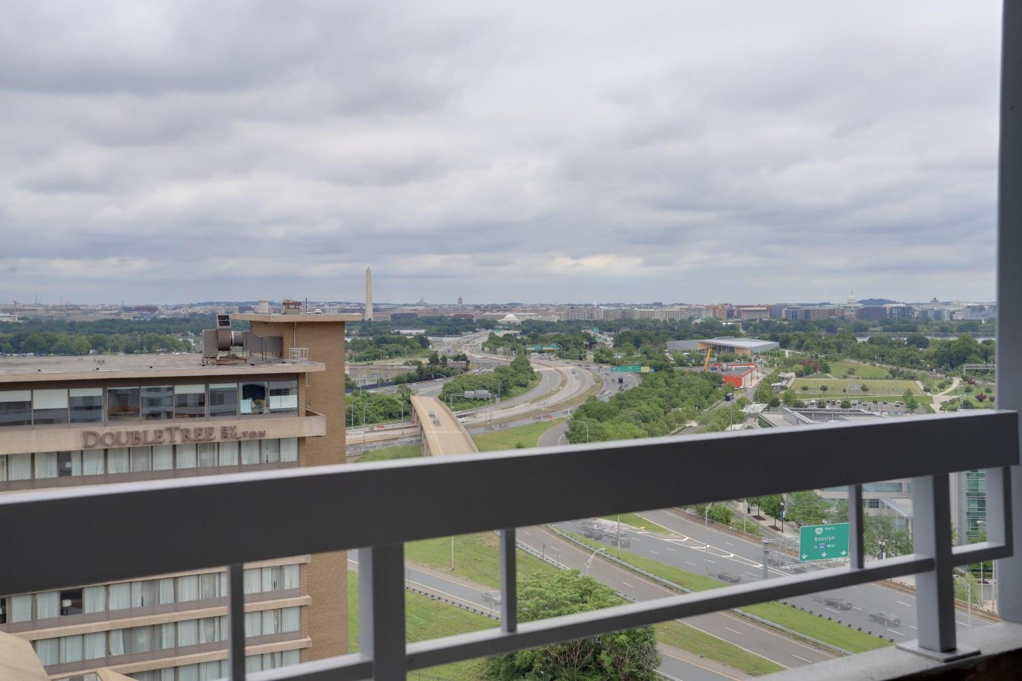 Unique Apartment In A Great Pentagon City Location Arlington Exterior photo